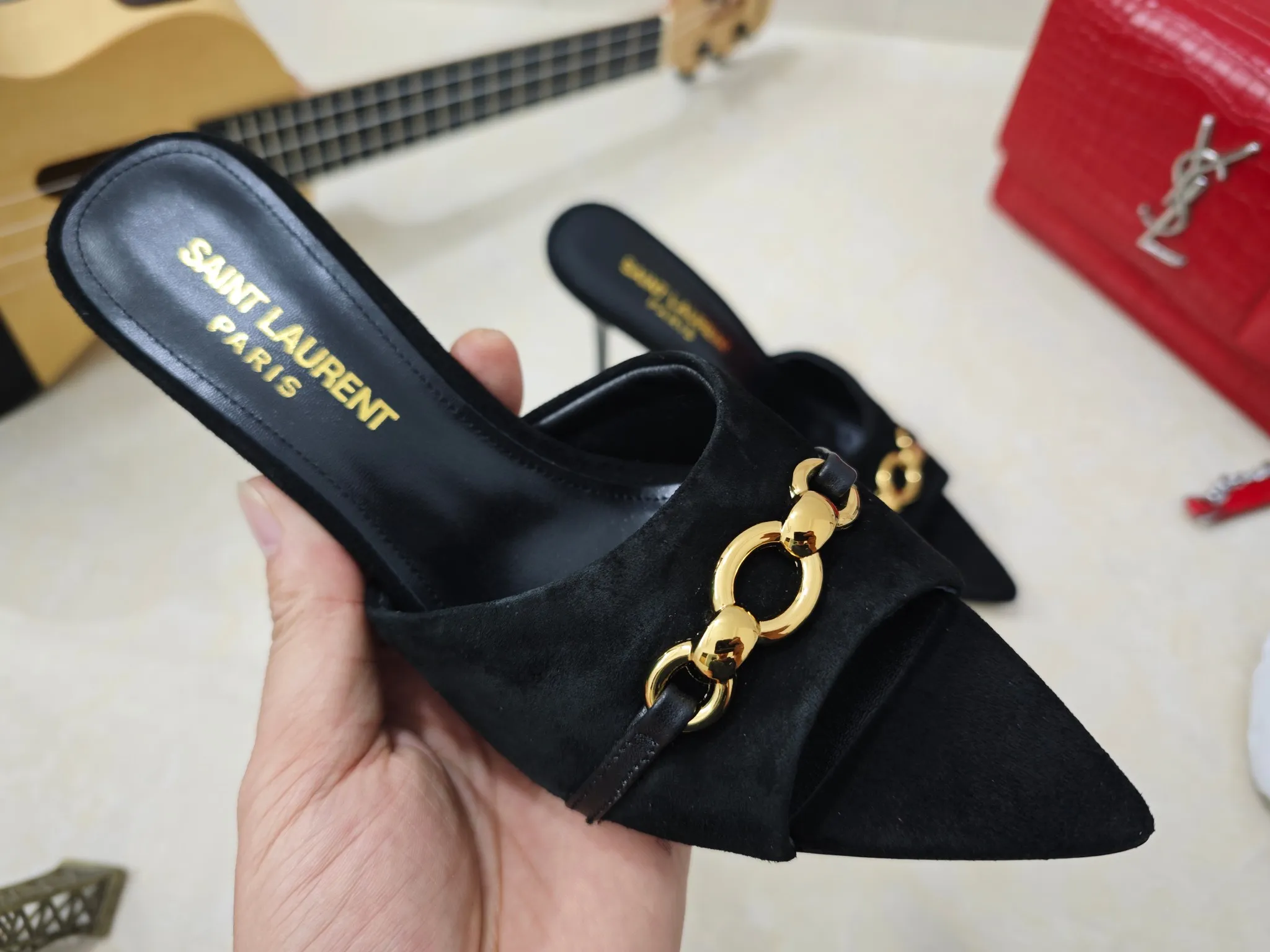 👟👟Ex-factory price 520👟👟【Saint Laurent】Yves Saint Laurent, stiletto heel YSL sandals💃2025 early spring counter synchronizes the latest styles, YSL, decoration👠 Classic and high-quality glamorous masterpieces, the hottest spring and summer series in the counter, with temperament, fashion, classic and attractive design style 😌The effect on the feet is particularly beautiful〰️, the materials are imported from Italy 🇮🇹Black sheep, lining, and foot pads; sheepskin, mid-heeled sandals, size 35-41 (34.41.42 must be customized, non-refundable) outsole; imported genuine leather outsole, with full counter packaging